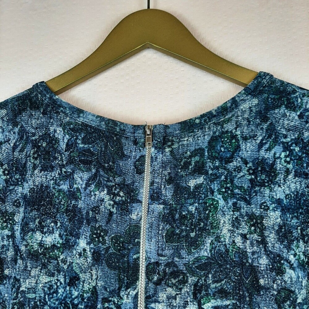 Lularoe Women Beautiful Elegant Amelia Dress Blue Floral Stretch Pockets XS - Picture 12 of 12